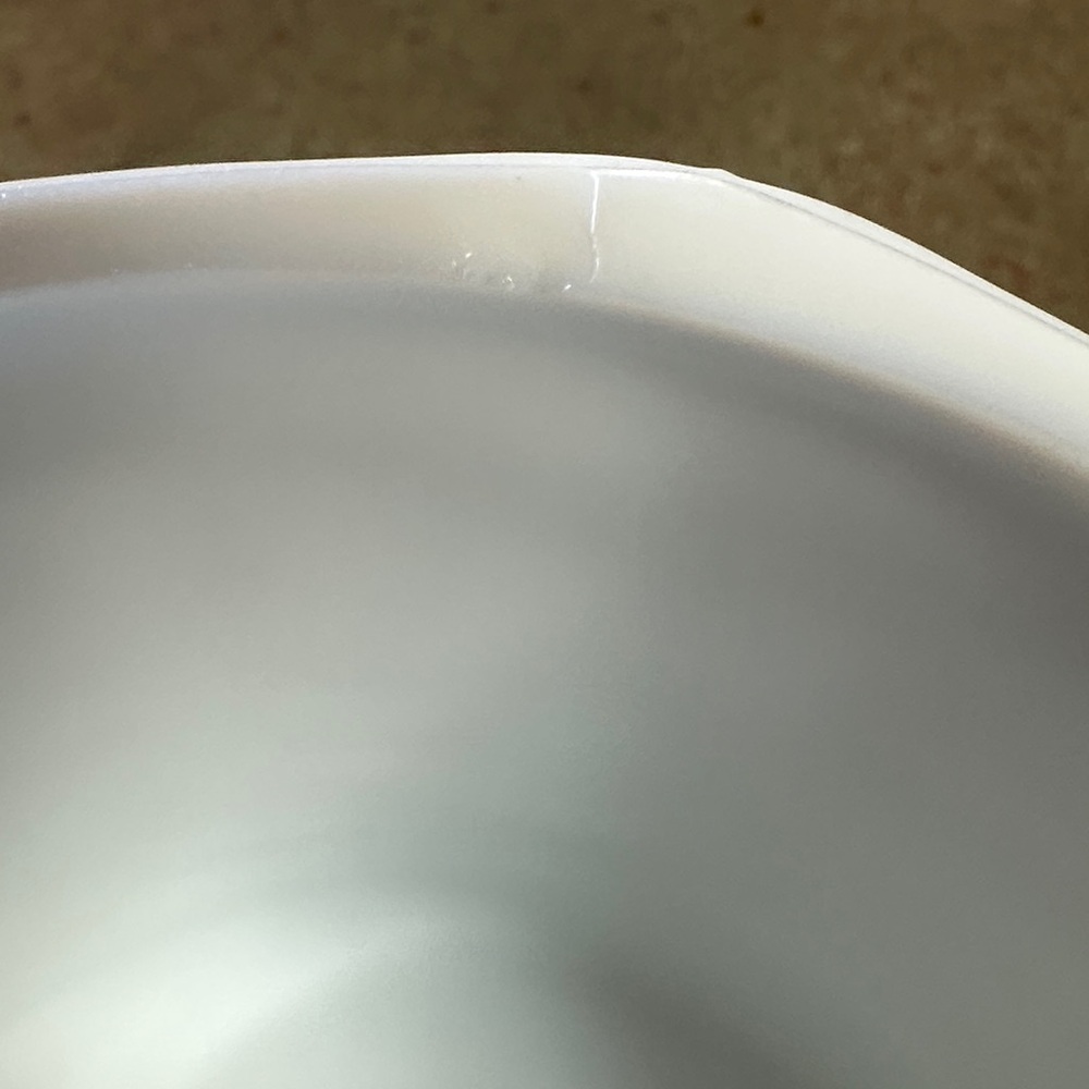 Vintage Indiana Glass Co. Aztec Milk Glass Planter - Picture 5 of 5